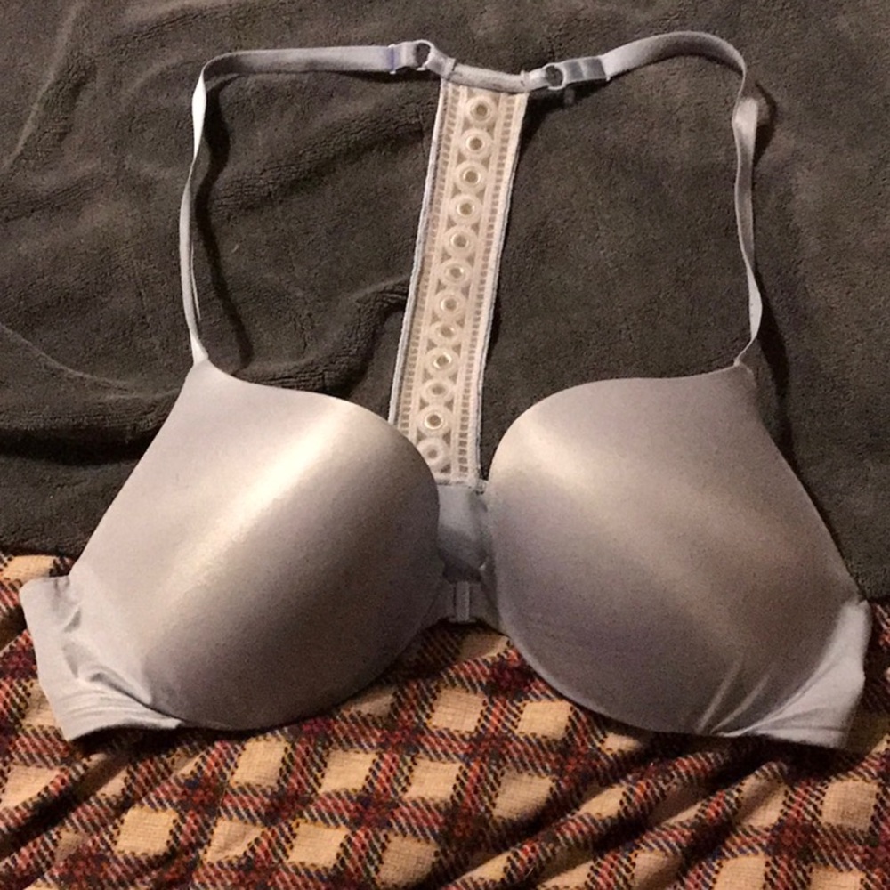 VS front close bra